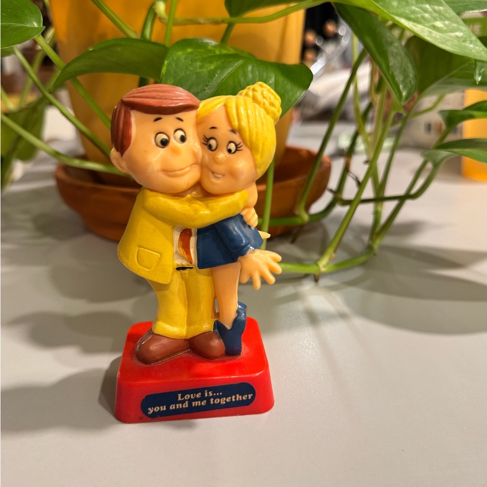 Charming Couple Figurine or vintage cake topper- Yellow and Blue